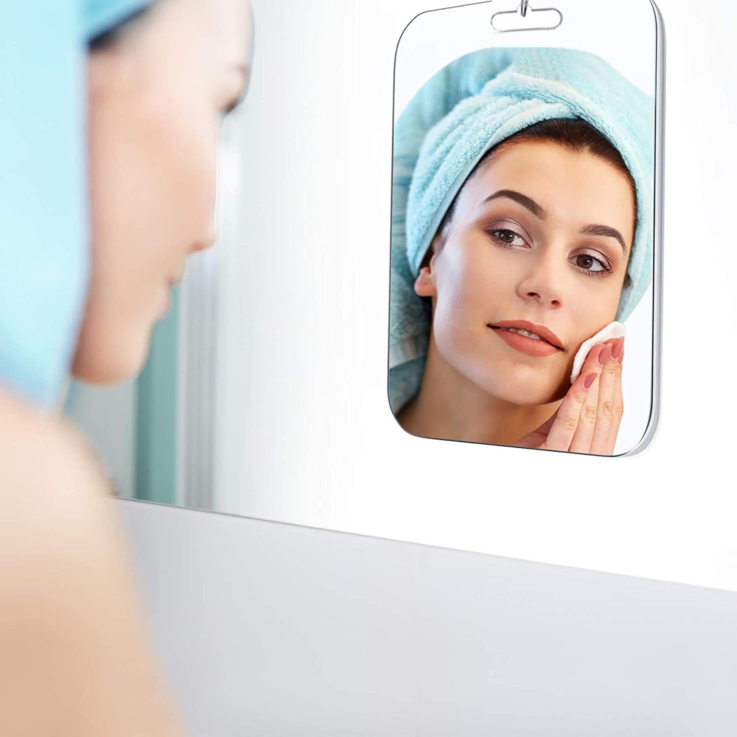 Stianiiie Anti-Fog Mirror Crystal Clarity and Smooth Grooming
