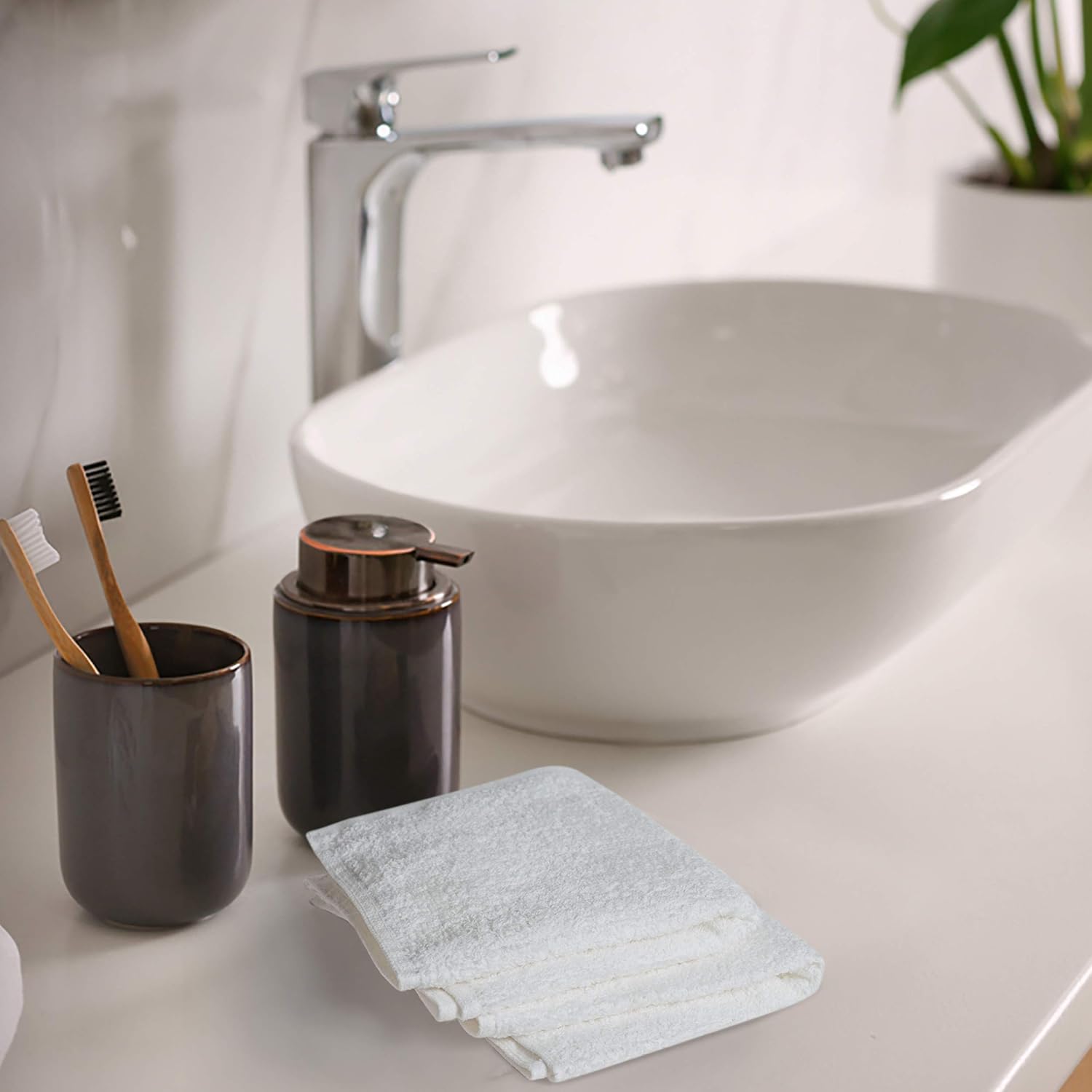 High-Quality Soft Cotton Ring-Spun WashCloths for Face Body 12x12