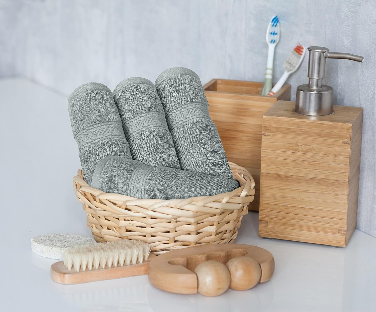 Utopia 8-Piece Premium Towel Set
