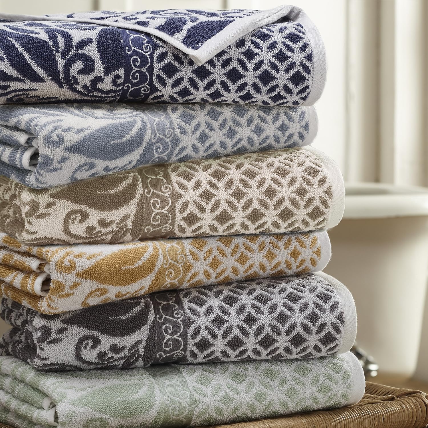 Modern Threads Trefoil Reversible jacquard Towel Set